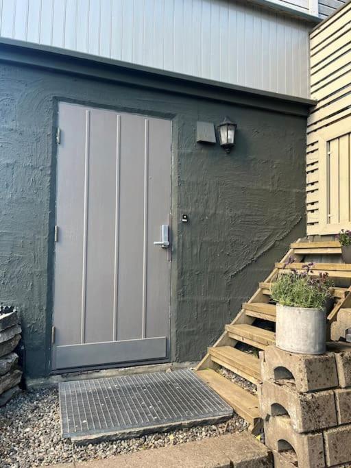 Cozy Ground Floor Apartment Tromso Luaran gambar