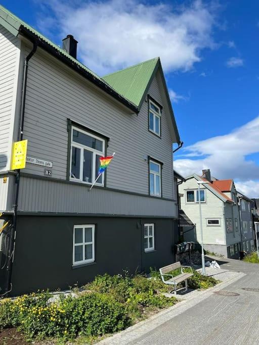 Cozy Ground Floor Apartment Tromso Luaran gambar