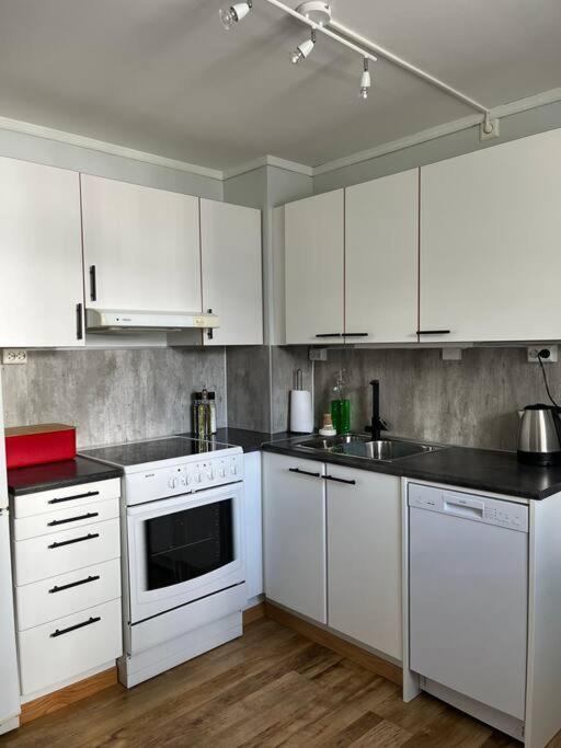 Cozy Ground Floor Apartment Tromso Luaran gambar