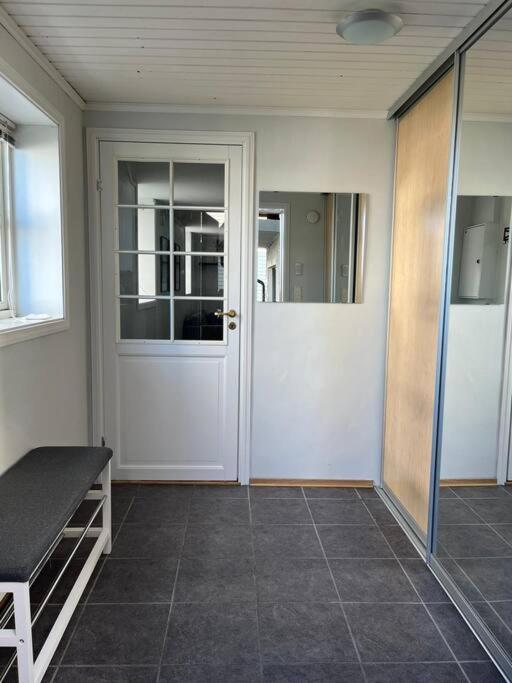 Cozy Ground Floor Apartment Tromso Luaran gambar