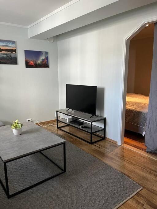 Cozy Ground Floor Apartment Tromso Luaran gambar