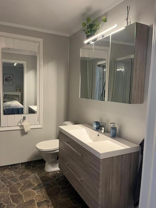 Cozy Ground Floor Apartment Tromso Luaran gambar